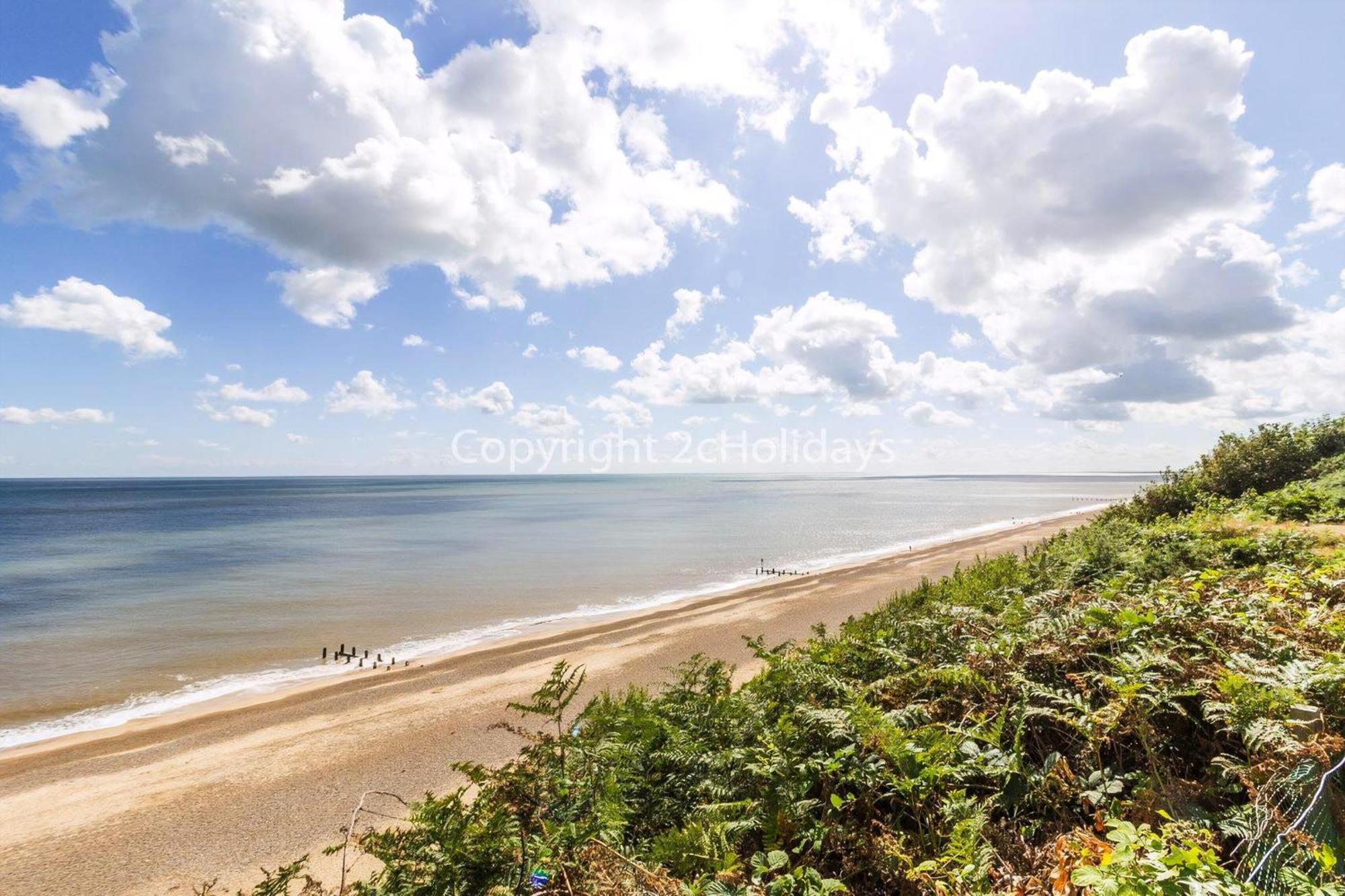 Beautiful Caravan For Hire With A Partial Sea View In Suffolk Ref 32042Az Lowestoft Exterior foto